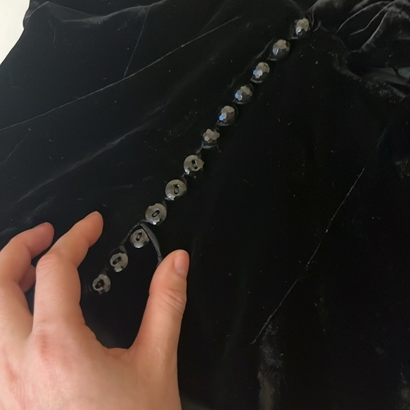 Gorgeous Vintage Runway Nanette Lepore Black Velvet Top w/Crystal Embellishments - Picture 6 of 10